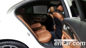 Mercedes-Benz E-Class E350 4MATIC AMG Line 2020 года из Южной Кореи