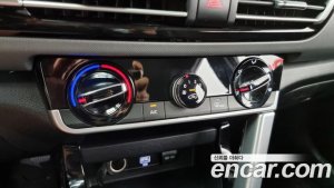 Kia Seltos Бензин 1.6 Turbo 2WD 2022 года из Южной Кореи