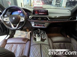 BMW 7-Series 730d xDrive Design Pure Excellence 2021 года из Южной Кореи