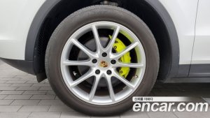 Porsche Cayenne 3.0 E-하이브리드 Coupe 2021 года из Южной Кореи