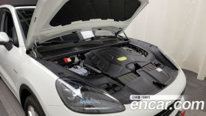 Porsche Cayenne 3.0 E-하이브리드 Coupe 2021 года из Южной Кореи