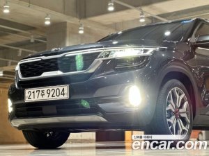 Kia Seltos Бензин 1.6 Turbo 2WD 2020 года из Южной Кореи