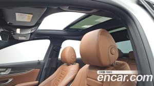 Mercedes-Benz E-Class E350 4MATIC AMG Line 2020 года из Южной Кореи