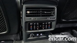 Audi Q8 45 TDI 4WD Premium 2020 года из Южной Кореи