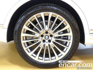 BMW X7 xDrive 40i Design Pure Excellence 7-Seater 2021 года из Южной Кореи