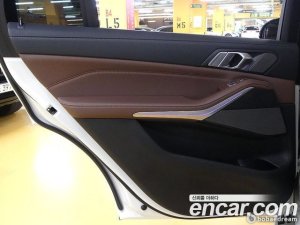 BMW X7 xDrive 40i Design Pure Excellence 7-Seater 2021 года из Южной Кореи