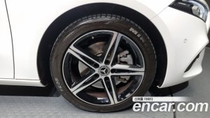 Mercedes-Benz A-Class A250 4MATIC SEDAN 2020 года из Южной Кореи