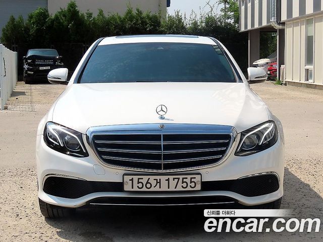Mercedes-Benz E-Class E220d 4MATIC Exclusive 2020 года из Кореи