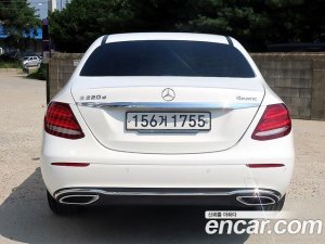 Mercedes-Benz E-Class E220d 4MATIC Exclusive 2020 года из Южной Кореи