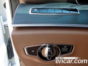 Mercedes-Benz E-Class E220d 4MATIC Exclusive 2020 года из Южной Кореи