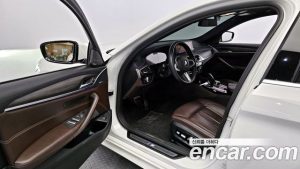 BMW 5-Series 520i M Sport 2020 года из Южной Кореи