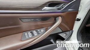 BMW 5-Series 520i M Sport 2020 года из Южной Кореи