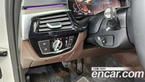 BMW 5-Series 520i M Sport 2020 года из Южной Кореи
