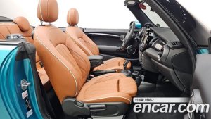 Mini Cooper Convertible DEFAULT 2020 года из Южной Кореи