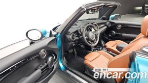Mini Cooper Convertible DEFAULT 2020 года из Южной Кореи