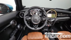 Mini Cooper Convertible DEFAULT 2020 года из Южной Кореи