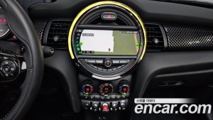 Mini Cooper Convertible DEFAULT 2020 года из Южной Кореи