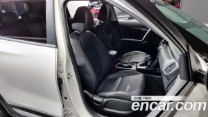 Kia Seltos Бензин 1.6 Turbo 2WD 2022 года из Южной Кореи