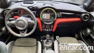 Mini Cooper Convertible JCW 2020 года из Южной Кореи
