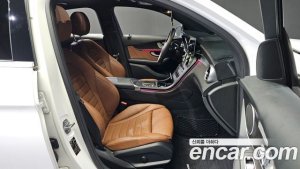 Mercedes-Benz GLC-Class GLC300 4MATIC Premium Coupe 2020 года из Южной Кореи