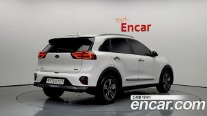 Kia Niro 1.6 HEV 2020 года из Южной Кореи