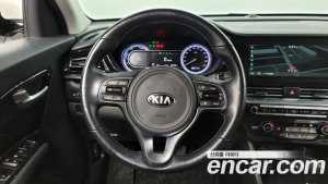 Kia Niro 1.6 HEV 2020 года из Южной Кореи