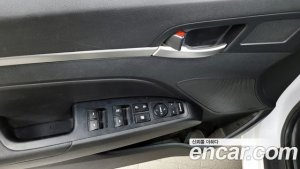Hyundai AVANTE 1.6 2020 года из Южной Кореи