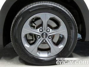 Kia Seltos Бензин 1.6 Turbo 2WD 2022 года из Южной Кореи