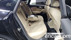 Audi A5 40 TFSI 4WD Premium Sportback 2021 года из Южной Кореи