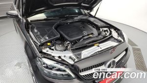 Mercedes-Benz C-Class C200 AMG Line 2021 года из Южной Кореи