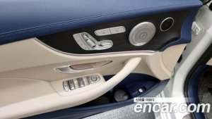 Mercedes-Benz E-Class E220d Cabriolet 2020 года из Южной Кореи