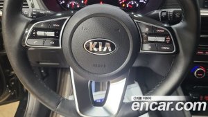 Kia K5 2.0 2020 года из Южной Кореи