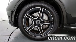 Mercedes-Benz GLC-Class GLC300 4MATIC Premium 2020 года из Южной Кореи