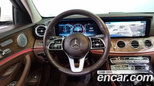 Mercedes-Benz E-Class E300 4MATIC Exclusive 2020 года из Южной Кореи