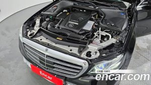 Mercedes-Benz E-Class E300e 4MATIC Exclusive 2020 года из Южной Кореи