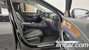 Mercedes-Benz E-Class E300e 4MATIC Exclusive 2020 года из Южной Кореи