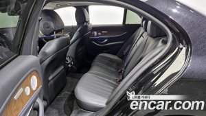 Mercedes-Benz E-Class E300e 4MATIC Exclusive 2020 года из Южной Кореи