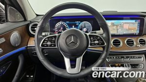 Mercedes-Benz E-Class E300e 4MATIC Exclusive 2020 года из Южной Кореи