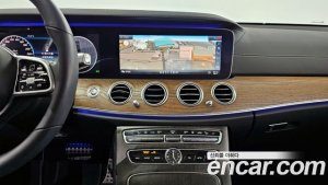 Mercedes-Benz E-Class E300e 4MATIC Exclusive 2020 года из Южной Кореи