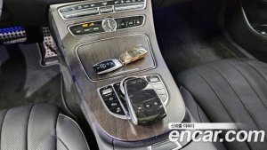 Mercedes-Benz E-Class E300e 4MATIC Exclusive 2020 года из Южной Кореи
