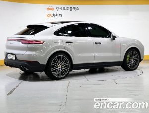 Porsche Cayenne 3.0 E-하이브리드 Coupe 2020 года из Южной Кореи