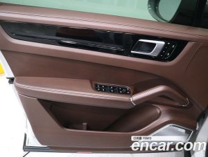 Porsche Cayenne 3.0 E-하이브리드 Coupe 2020 года из Южной Кореи