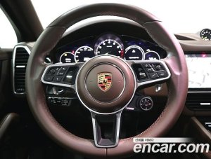 Porsche Cayenne 3.0 E-하이브리드 Coupe 2020 года из Южной Кореи