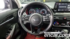 Kia Seltos Бензин 1.6 Turbo 2WD 2020 года из Южной Кореи