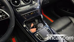 Mercedes-Benz GLC-Class GLC300e 4MATIC 2021 года из Южной Кореи