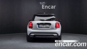 Mini Cooper CLASSIC Plus COMFORT PACK 2022 года из Южной Кореи
