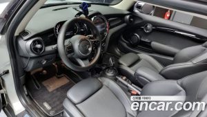 Mini Cooper CLASSIC Plus COMFORT PACK 2022 года из Южной Кореи