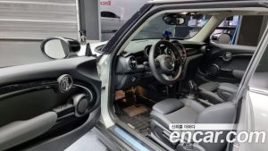 Mini Cooper CLASSIC Plus COMFORT PACK 2022 года из Южной Кореи
