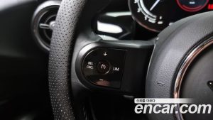 Mini Cooper CLASSIC Plus COMFORT PACK 2022 года из Южной Кореи