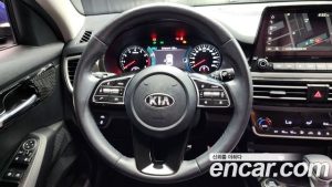 Kia Seltos Бензин 1.6 Turbo 2WD 2020 года из Южной Кореи